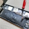 iPhone5を分解して膨張したバッテリーを新品バッテリーに交換しました!