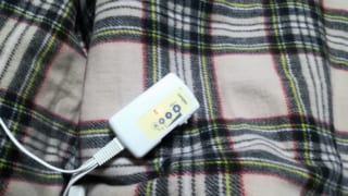 おすすめ暖房器具『電気ひざ掛け』が寒い冬のマストアイテムに!手軽に使えて本体と電気代も安い!